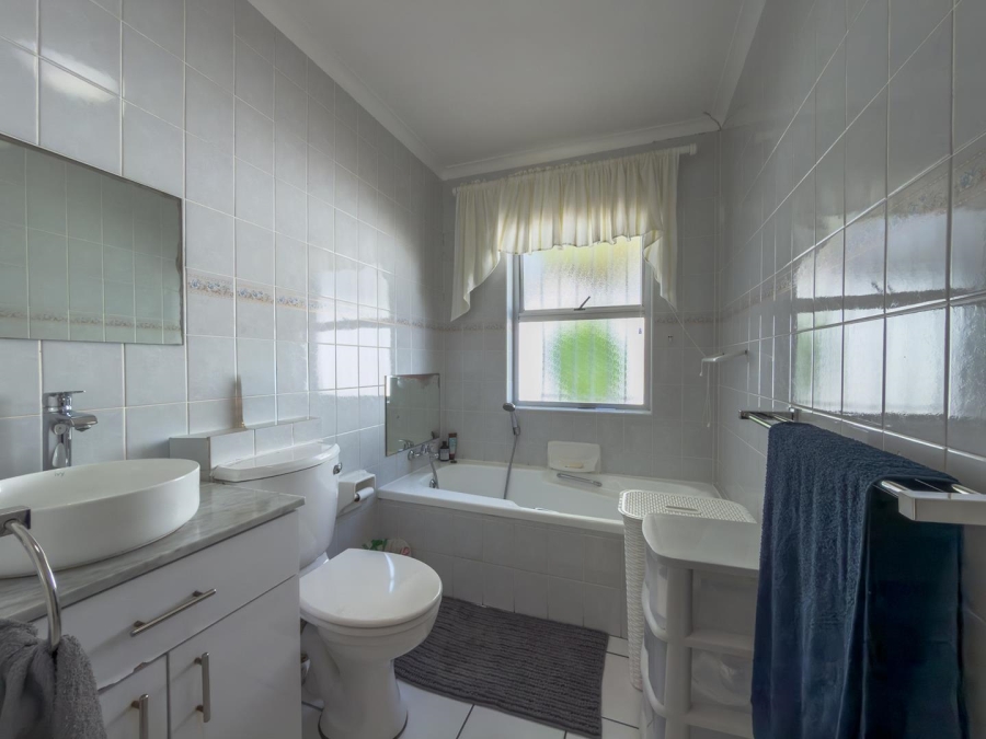 5 Bedroom Property for Sale in Sunset Beach Western Cape